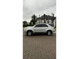 TOYOTA - HILUX SW4 - 2008/2008 - Prata - R$ 101.900,00