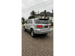 TOYOTA - HILUX SW4 - 2008/2008 - Prata - R$ 101.900,00