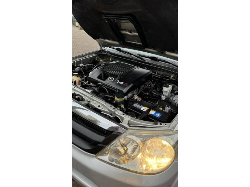 TOYOTA - HILUX SW4 - 2008/2008 - Prata - R$ 101.900,00